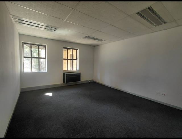 470M² OFFICE TO LET IN BRYANSTON